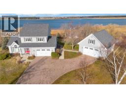 81 Route 305, haut-lamèque, New Brunswick