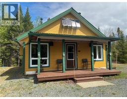 Camp Rue de la Gare, pointe-verte, New Brunswick